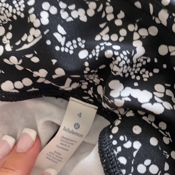 Lulu lemon leggings - Picture 2 of 3